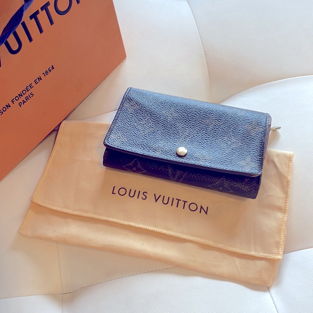 Authentic only Louis Vuitton Portefeuille Tresor Monogram Wallet